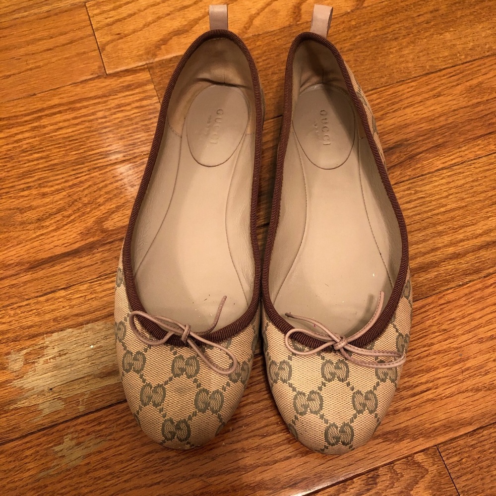Gucci Monogram flats